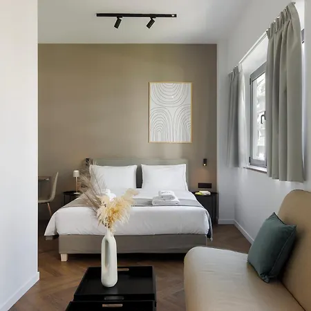 Ermass Modern Living * アテネ