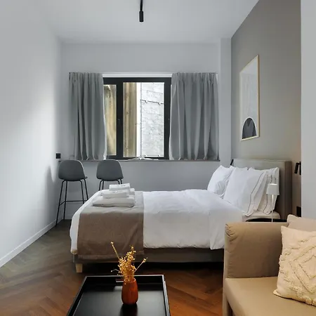 Ermass Modern Living * アテネ